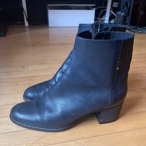 Aquatalia Leather Ankle Booties Women’s size 8.5 black